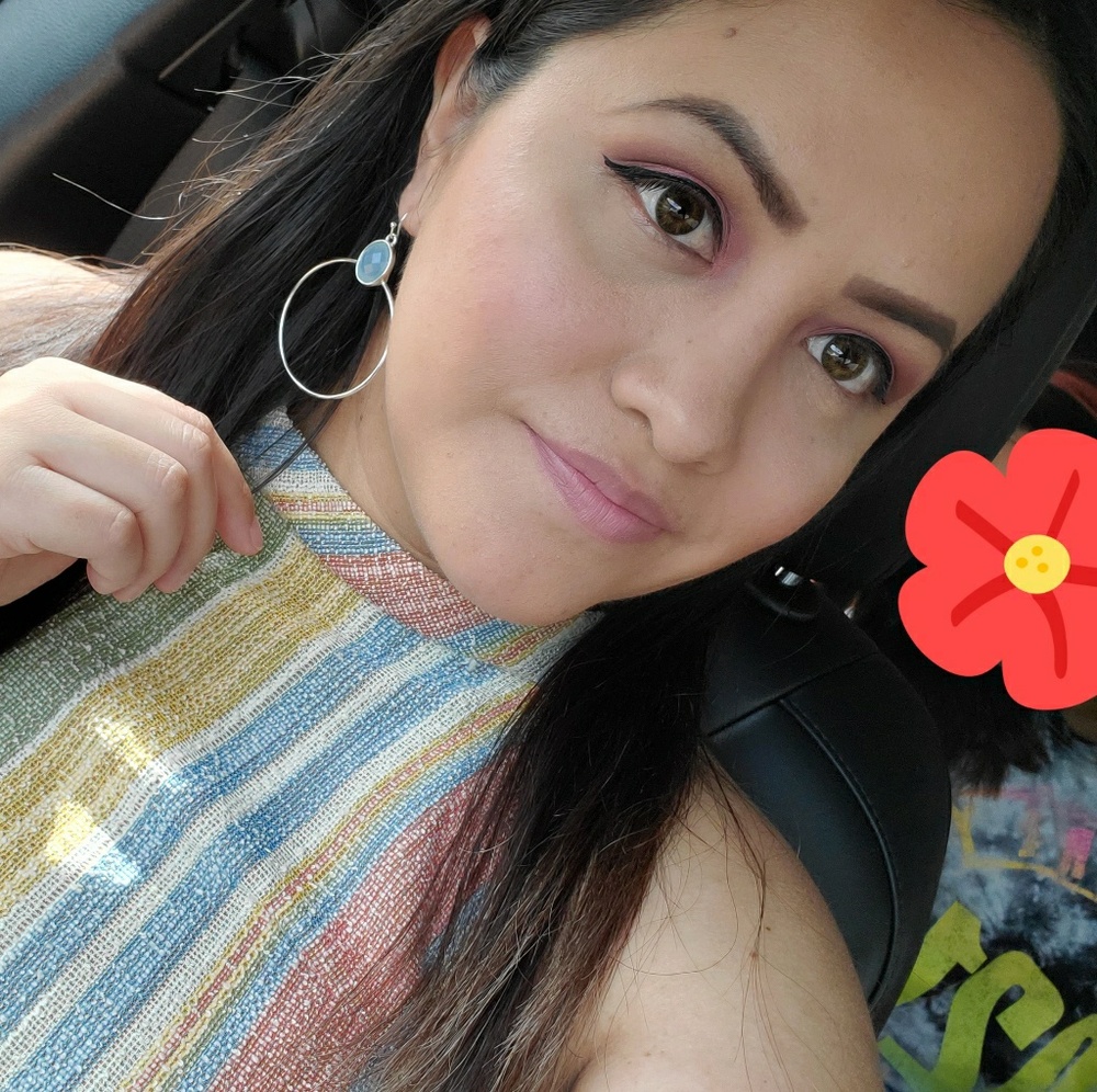 Meet your Posher, Cynthia